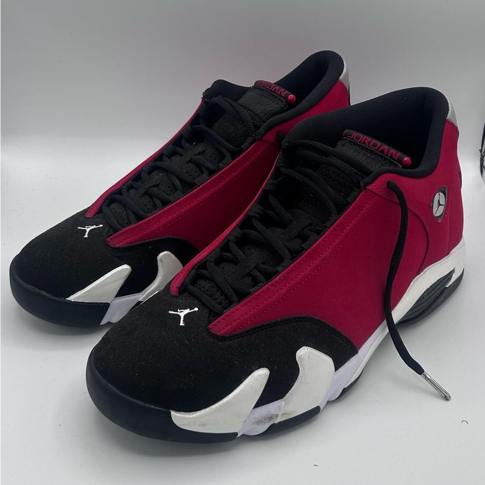 🚨SOLD🚨Nike Air Jordan 14 Gym Red 👟👟